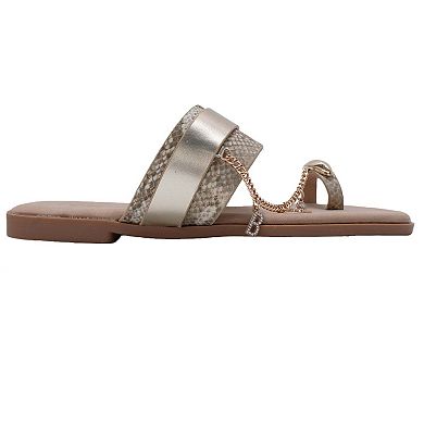 bebe Womens Thong Sandals with Chain Charm Detail Slip On Flats