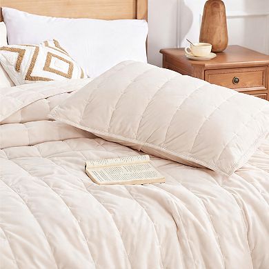 Super soft and lightweight all-season bedspread