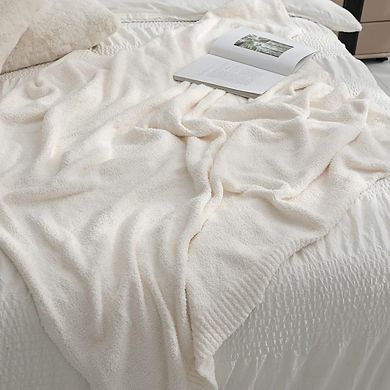 Super Soft Fluffy Throw Blanket, Lightweight Cozy All-Season Blanket