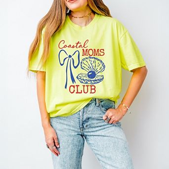Coastal Moms Club Outline - Women's Garment Dyed Graphic T-Shirt