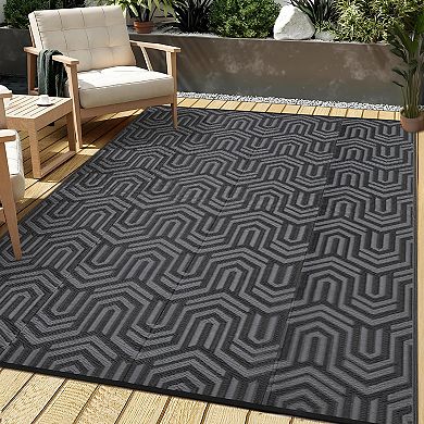 Modern Outdoor Plastic Mat, Geometric Striped Rug, Easy Care Portable Low Pile Carpet