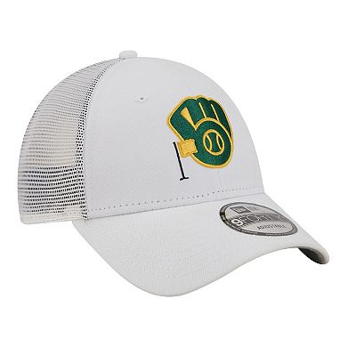 Men's New Era White Milwaukee Brewers Flag 9FORTY Trucker Adjustable Hat