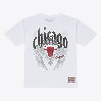 Men's Mitchell & Ness White Chicago Bulls Old English Classic T-Shirt