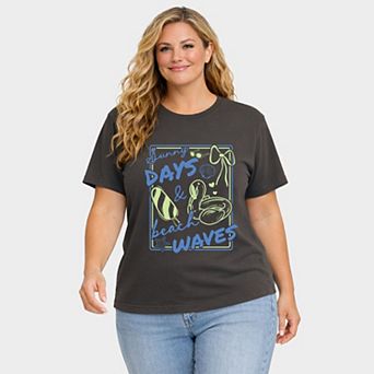 Sunny Days & Beach Waves Flamingo - Women's Plus Sized Garment Dyed Graphic T-Shirt