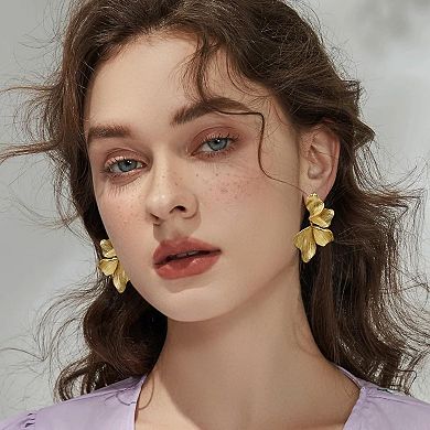 Leaf Design Stud Earrings