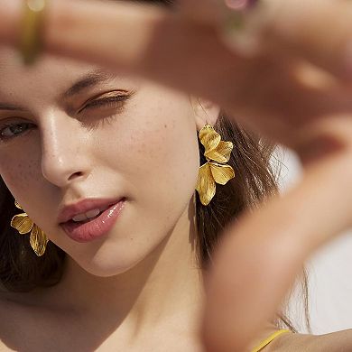 Leaf Design Stud Earrings