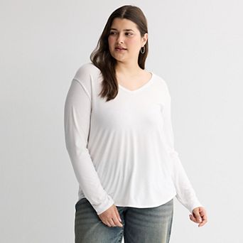 Juniors' Plus Size SO® Long Sleeve V-Neck Tee