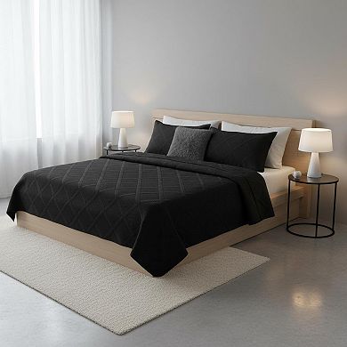 Quilt Set with Pillow Shams Striped Pattern Soft Lightweight All Seasons Bedspread Coverlet