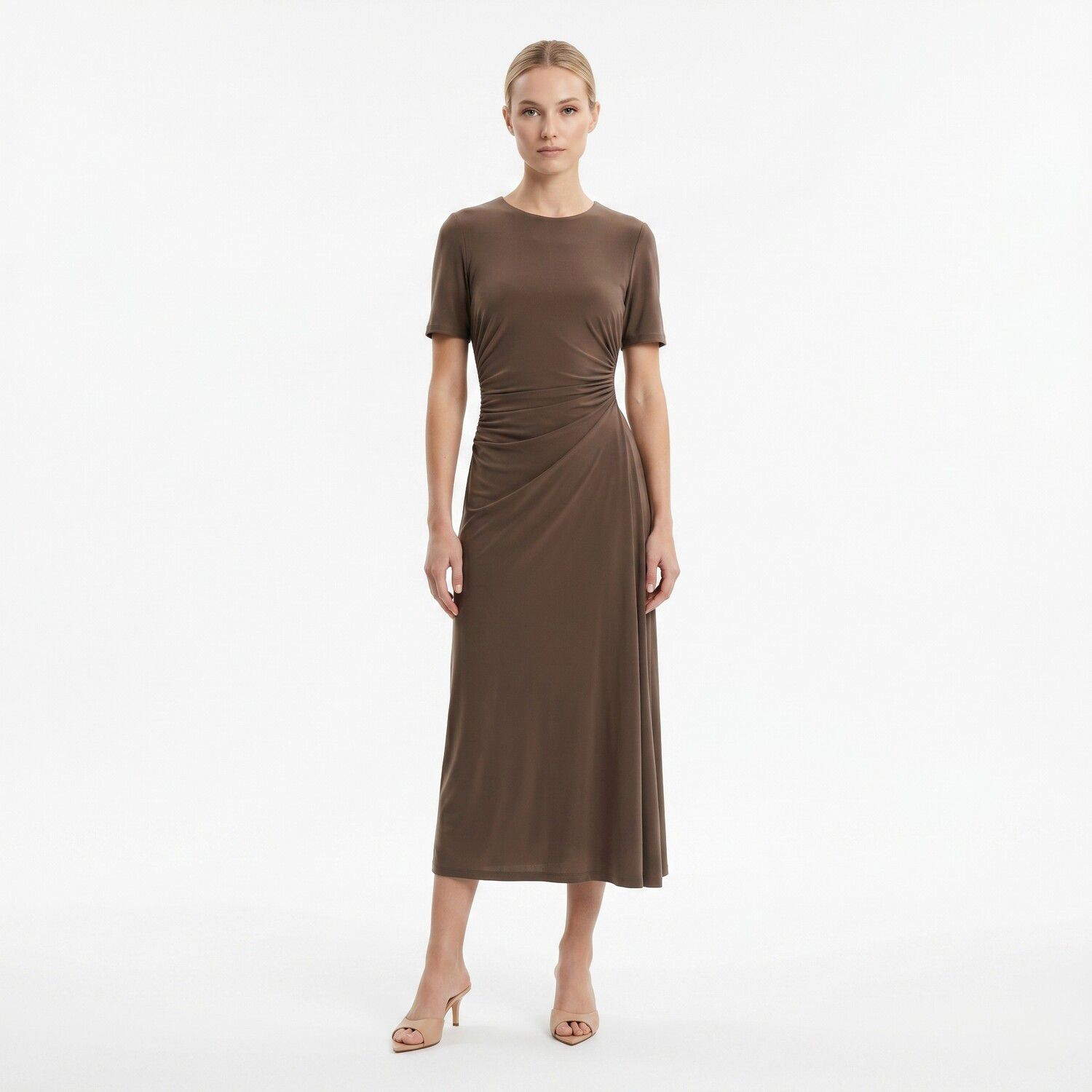 Женские платья Maison Tara Ruched Midi Dress with Short Sleeves
