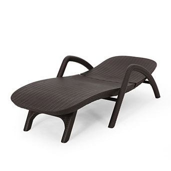 Wicker Chaise Lounge With Reclining Backrest For Outdoor Pool Deck