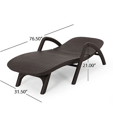 Wicker Chaise Lounge With Reclining Backrest For Outdoor Pool Deck