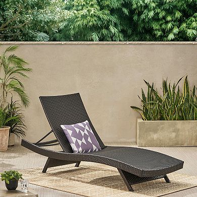 Wicker Outdoor Chaise Lounge Comfortable Patio Recliner for Backyard Poolside Deck
