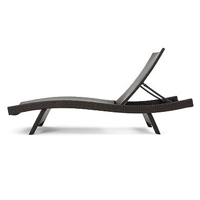 Wicker Outdoor Chaise Lounge Comfortable Patio Recliner for Backyard Poolside Deck
