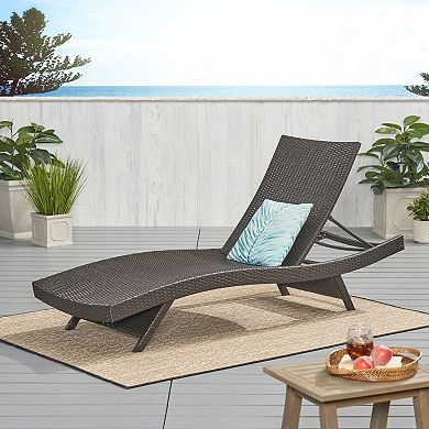 Wicker Outdoor Chaise Lounge Comfortable Patio Recliner for Backyard Poolside Deck