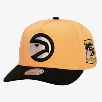 Men's Mitchell & Ness Peach/Black Atlanta Hawks In the City Pro Pinch Snapback Hat