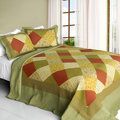 3 Piece Floral Quilt Bedding Set Cotton Vermicelli Stitch Pattern with Matching Shams