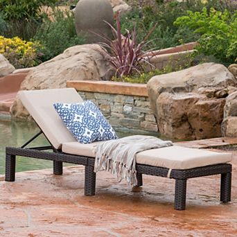 KWPZQEB Outdoor Lounge Chair with Cushion, PE Rattan & Iron Frame Chaise Lounge for Beach