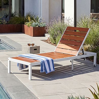 Patio Lounge Chair Featuring Adjustable Backrest and Durable Support for Sunbathing