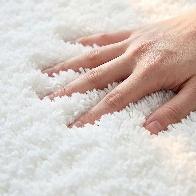 Plush Shag Bath Mat with Soft Pile Texture and Non Slip Backing