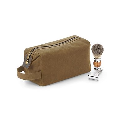 Quadra Heritage Washed Leather Accents Toiletry Bag
