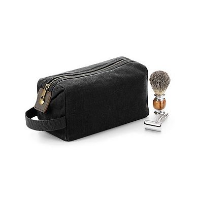 Quadra Heritage Washed Leather Accents Toiletry Bag