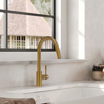 Single-Handle Pull-Down Sprayer Kitchen Faucet with Spout Swivel 15.7 in H 360° Spout Swivel