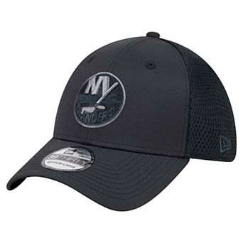 Men's New Era Black New York Islanders Blackout 39THIRTY Flex Fit Hat