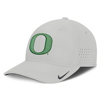 Men's Nike Gray Oregon Ducks 2026 Sideline Practice AeroBill Swooshflex Dri-FIT Hat