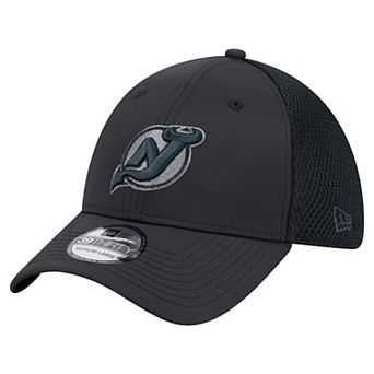 Men's New Era Black New Jersey Devils Blackout 39THIRTY Flex Fit Hat