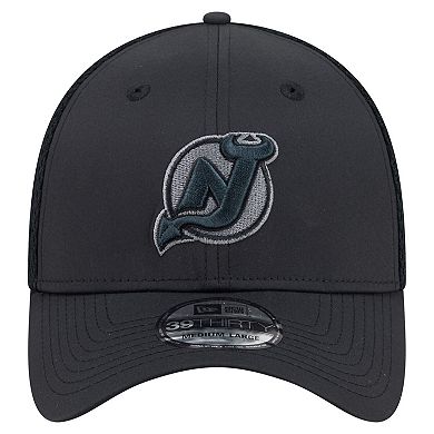 Men's New Era Black New Jersey Devils Blackout 39THIRTY Flex Fit Hat