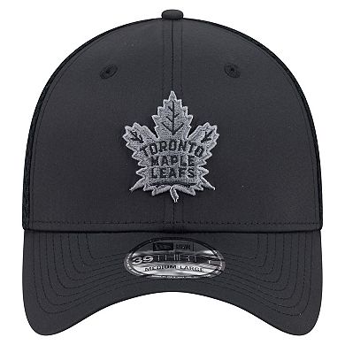 Men's New Era Black Toronto Maple Leafs Blackout 39THIRTY Flex Fit Hat