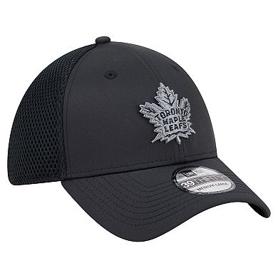 Men's New Era Black Toronto Maple Leafs Blackout 39THIRTY Flex Fit Hat