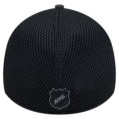 Men's New Era Black Toronto Maple Leafs Blackout 39THIRTY Flex Fit Hat