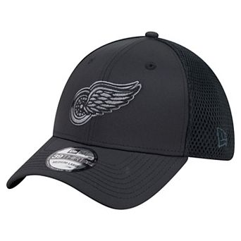 Men's New Era Black Detroit Red Wings Blackout 39THIRTY Flex Fit Hat