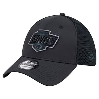Men's New Era Black Los Angeles Kings Blackout 39THIRTY Flex Fit Hat