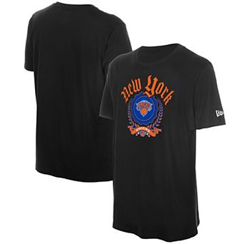 Men's New Era Black New York Knicks Gothic Crest T-Shirt