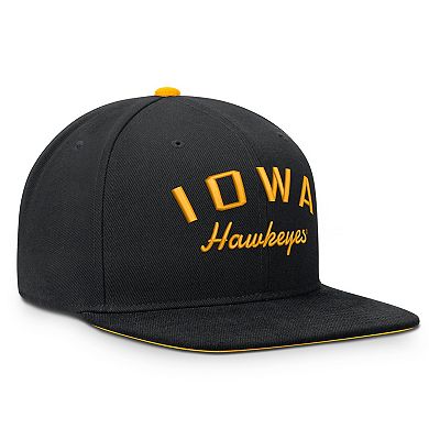 Men's Nike Black Iowa Hawkeyes Legacy Snapback Hat