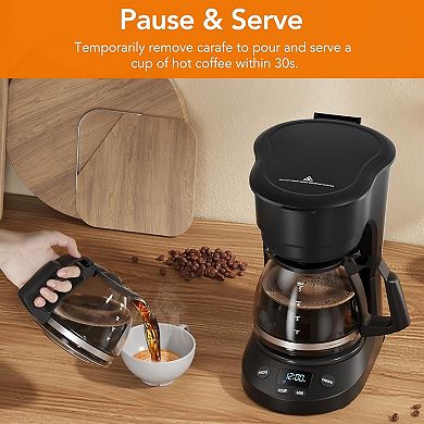 Compact coffee machine equipped with digital clock and programmable timer