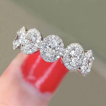 Luxury Oval Shaped Cubic Zirconia Finger Ring