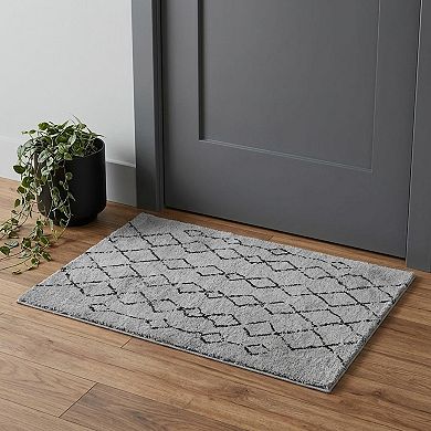 HomeRoots Rectangle Geometric Polypropylene Area Rug