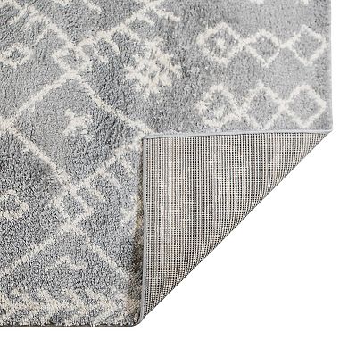 HomeRoots Rectangle Geometric Polypropylene Area Rug