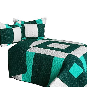 3 pc Patchwork Reversible Bedding Quilt Set Vermicelli Stitch Detail With Shams