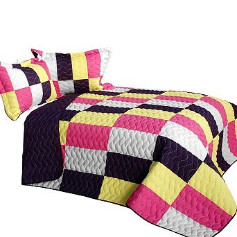 3 pc Quilted Bedding with Patchwork Design and Shams for Bedroom