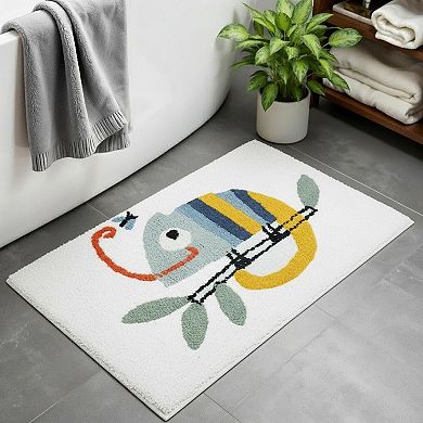 HomeRoots 32" White And Yellow Cotton Chameleon Youthful Bath Rug