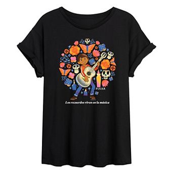 Juniors' Disney / Pixar's Coco "Los Recuerdos Viven En La Música" Oversized Tee