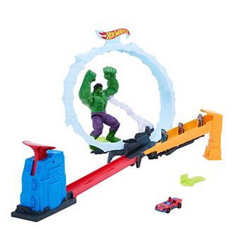 Hot Wheels Superstar Speeders Spider-Man & Hulk Smash Down Track Set with Die-Cast Vehicle