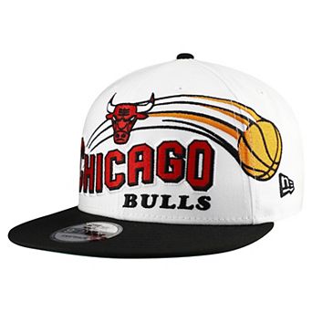Men's New Era White/Black Chicago Bulls Retro Swoop 9FIFTY Snapback Hat