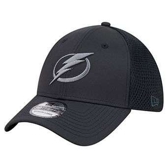 Men's New Era Black Tampa Bay Lightning Blackout 39THIRTY Flex Fit Hat