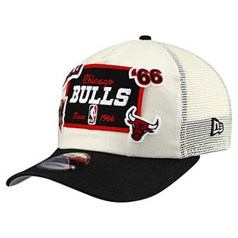 Men's New Era Cream Chicago Bulls Layered Patch 19TWENTY Adjustable Hat