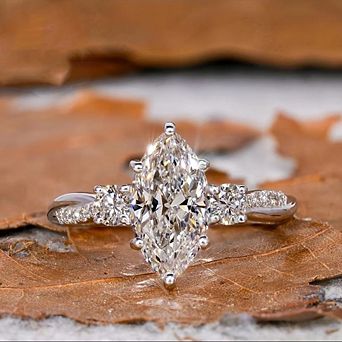 Claw Set Marquise Cubic Zirconia Proposal Ring for Women